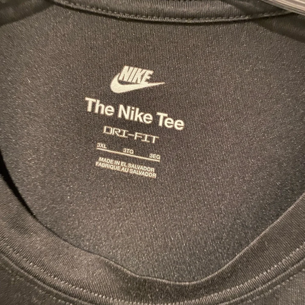 Nike Men's Black Short Sleeve Tee NWOT - Picture 2 of 6